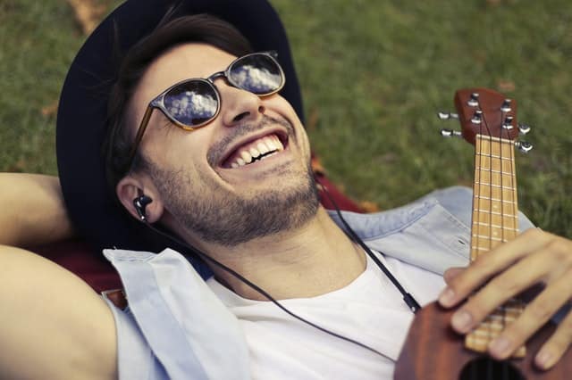 Cleaning or Drying Your Earbuds Can Get One Side to Work Again